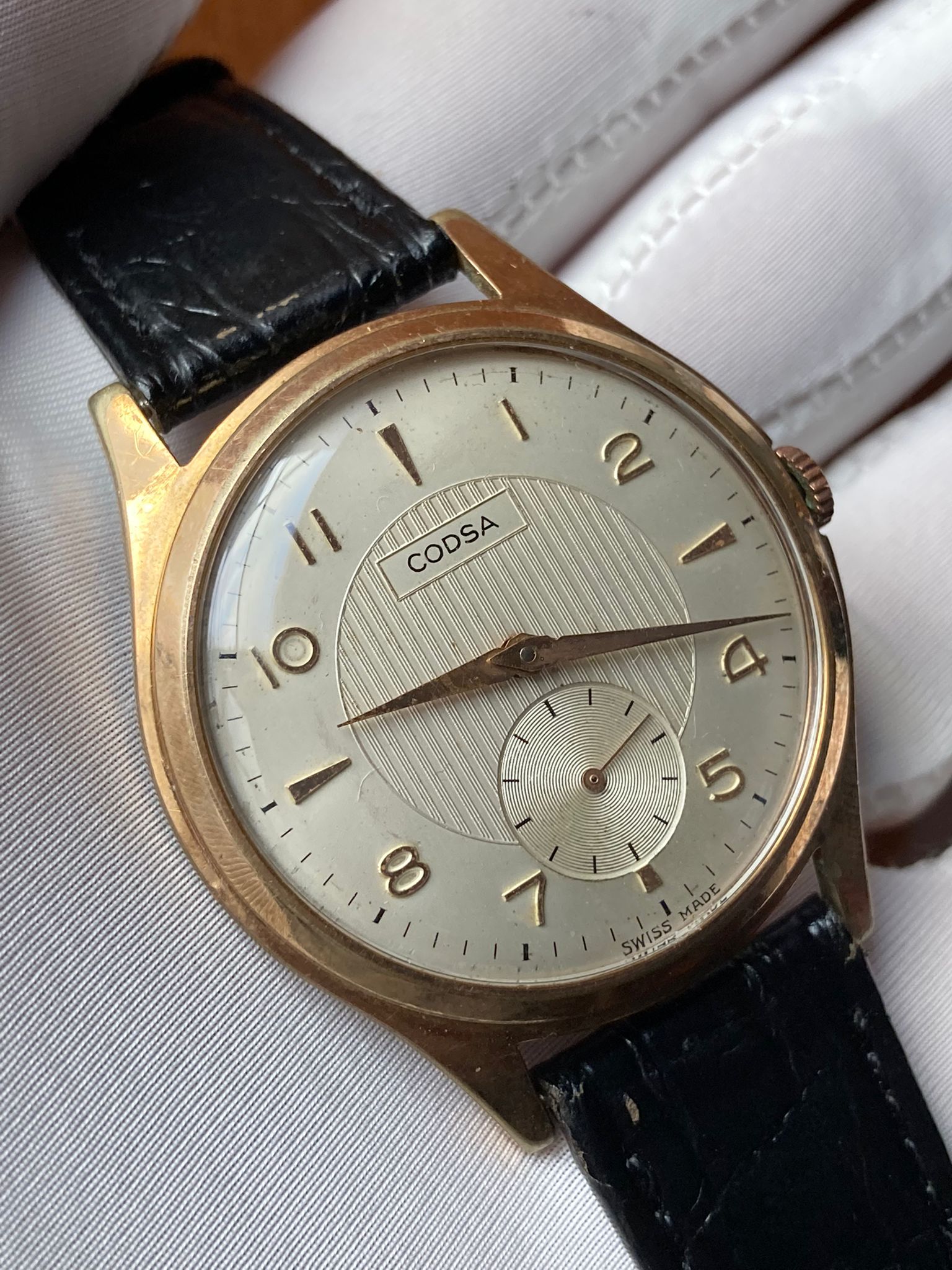 Reloj suizo esfera texturizada corsa revisado - Oscar watches